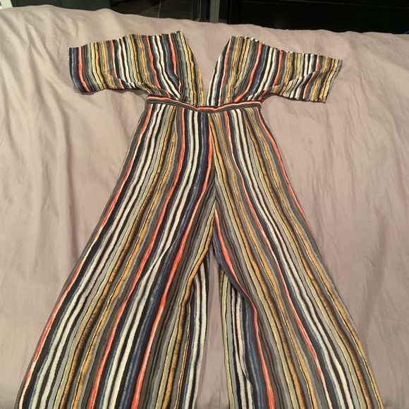 Unique striped jumpsuit - Picture 4 of 10